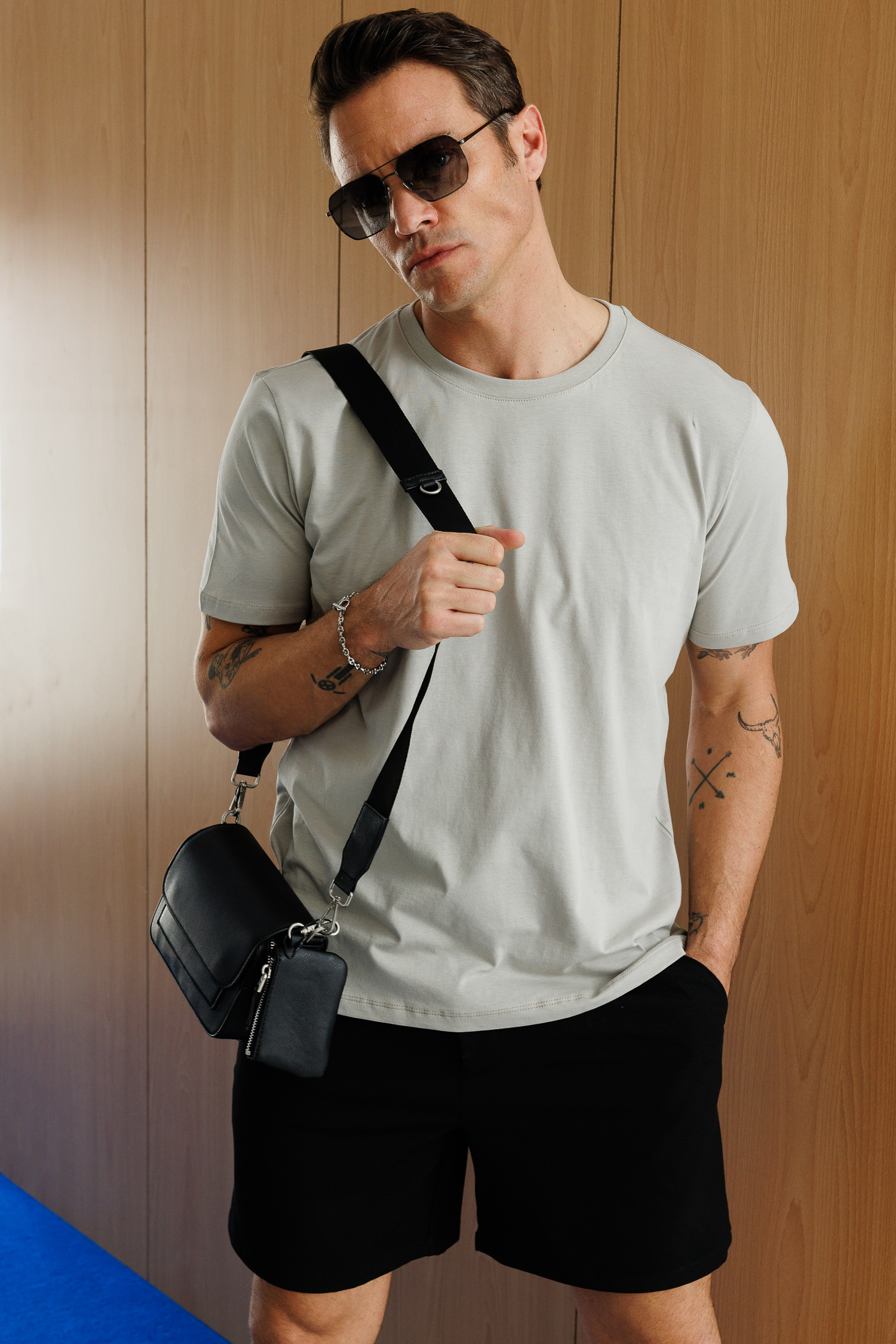 Erkek%20Tişört%20Standart%20Kalıp%20Basic%20Bisiklet%20Yaka%20T-shırt%20BASIC-MANKENSİZ1-Gri