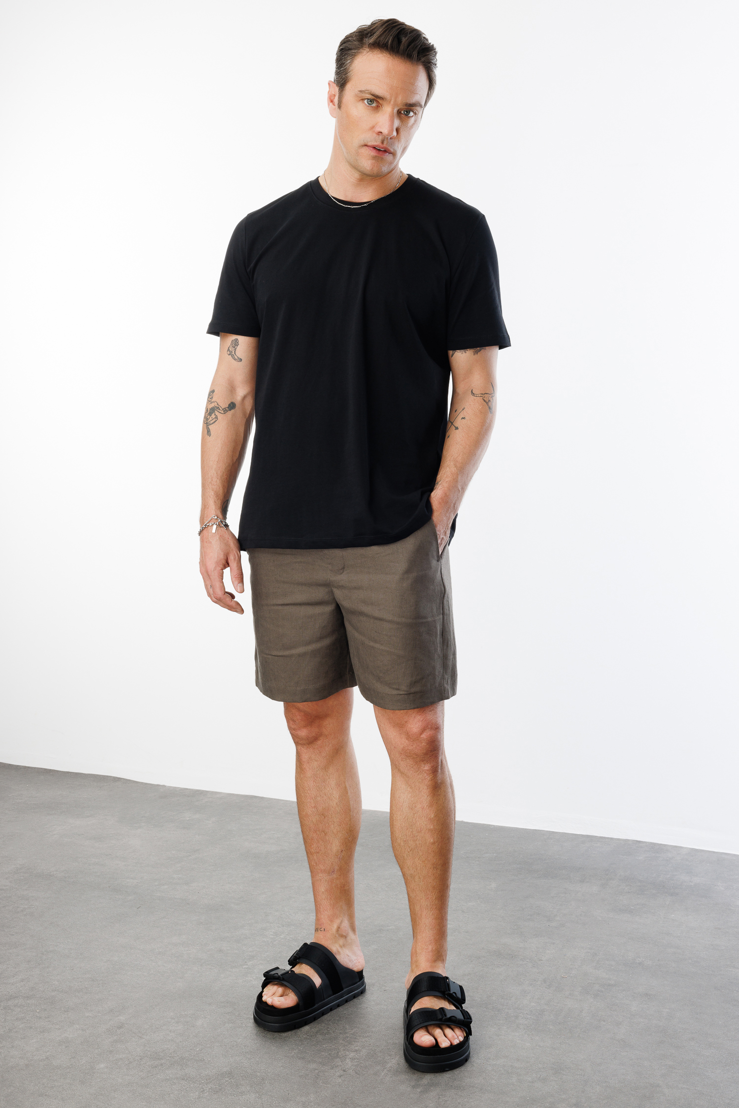 Erkek%20T-shirt%20%100%20Pamuk%20Regular%20Fit%20Standart%20Kesim%20Bisiklet%20Yaka%20Basic%20Tişört%20BASIC-T-SHIRT1-Siyah