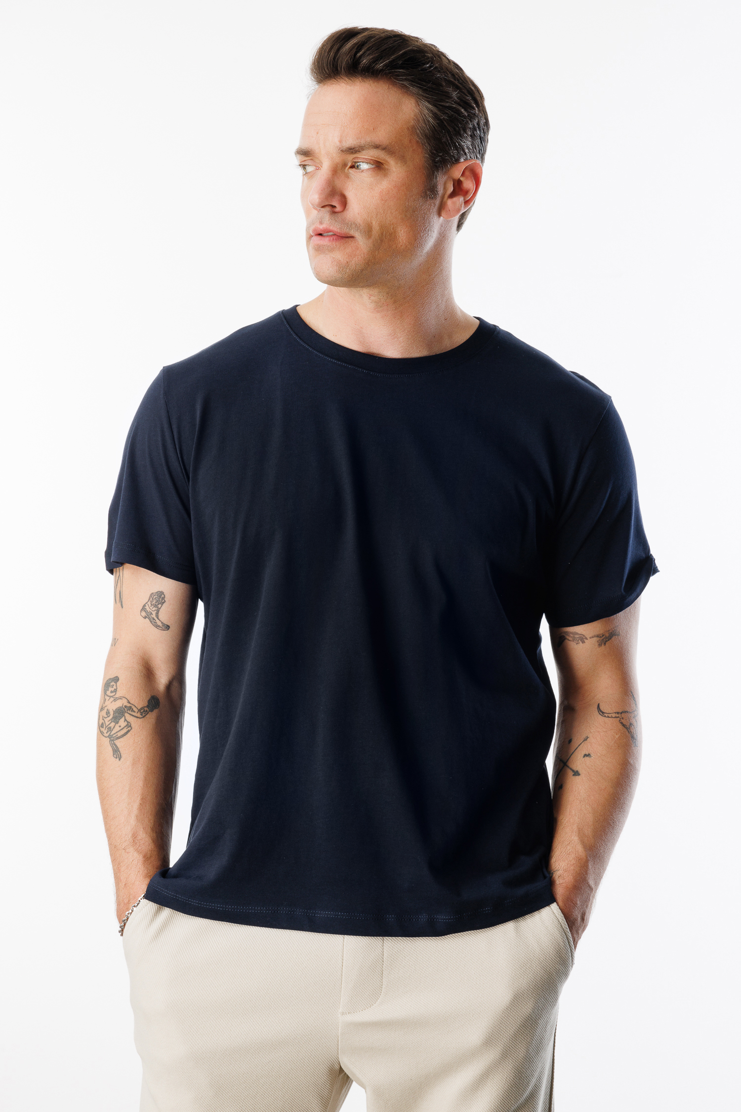 Erkek%20T-shirt%20%100%20Pamuk%20Regular%20Fit%20Standart%20Kesim%20Bisiklet%20Yaka%20Basic%20Tişört%20BASIC-T-SHIRT1-Lacivert