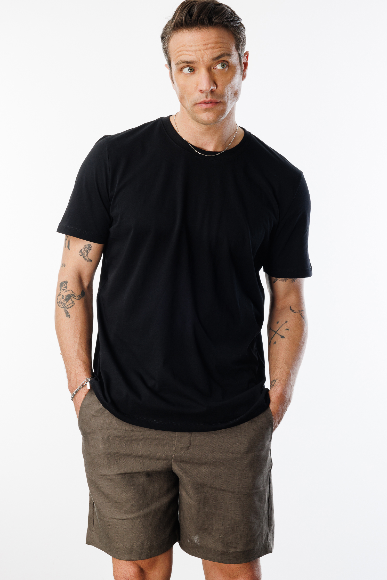 Erkek%20T-shirt%20%100%20Pamuk%20Regular%20Fit%20Standart%20Kesim%20Bisiklet%20Yaka%20Basic%20Tişört%20BASIC-T-SHIRT1-Siyah
