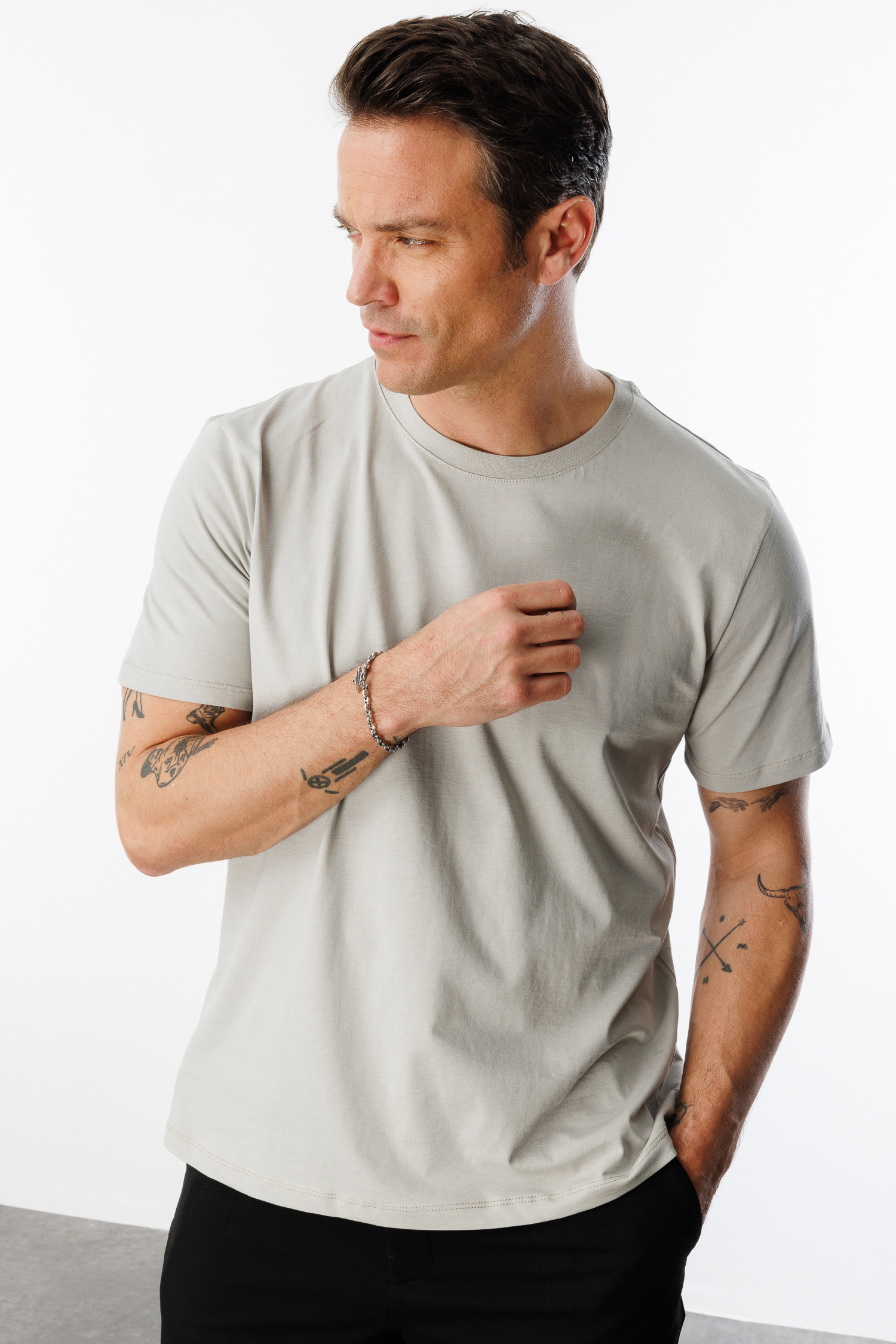 Erkek%20T-shirt%20%100%20Pamuk%20Regular%20Fit%20Standart%20Kesim%20Bisiklet%20Yaka%20Basic%20Tişört%20BASIC-T-SHIRT1-Gri