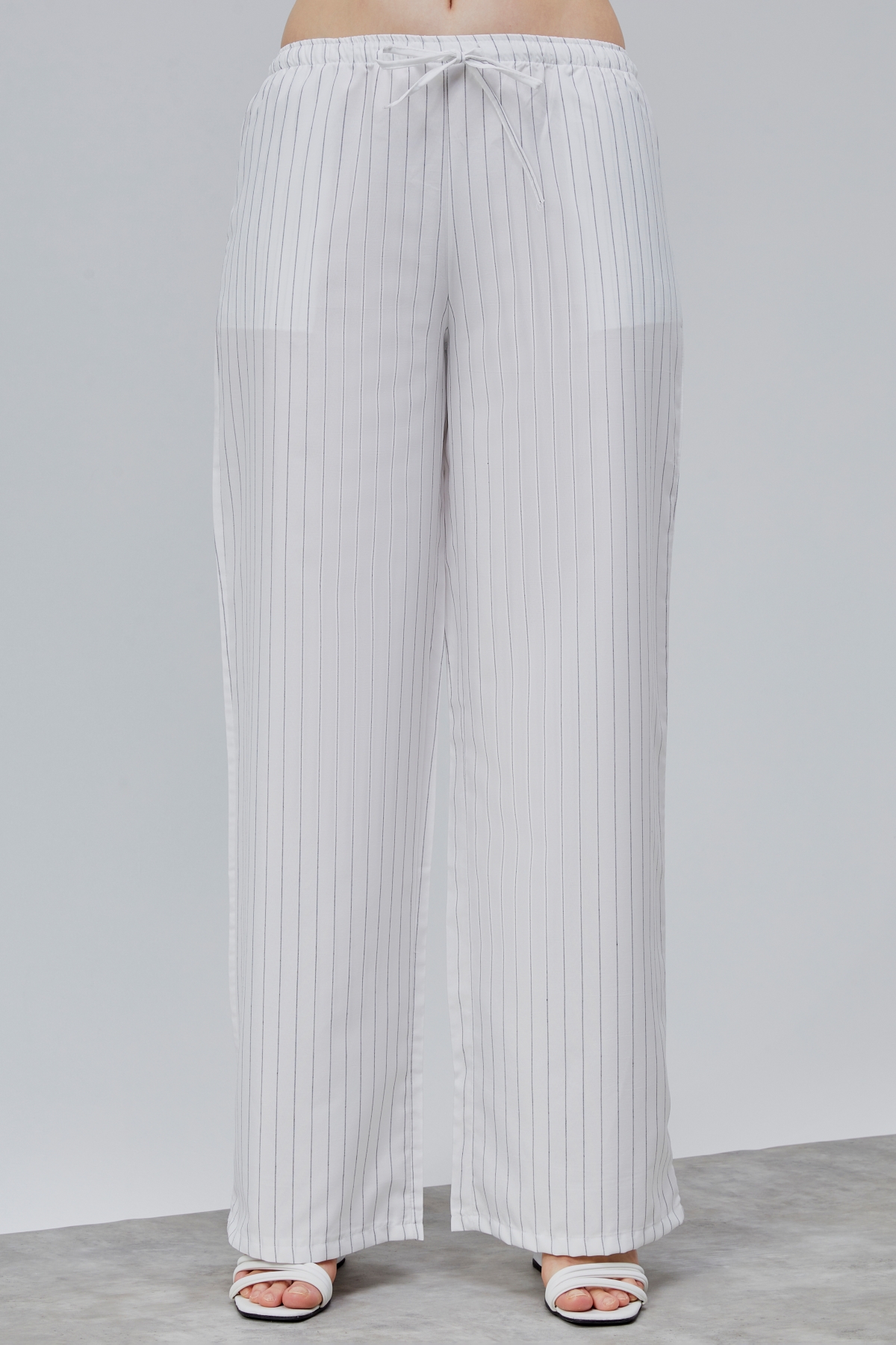Kadın%20Pantolon%20Geniş%20Paça%20Yüksel%20Bel%20Cepli%20Çizgili Pantolon%20ÇİZGİLİ-PANTOLON-Beyaz