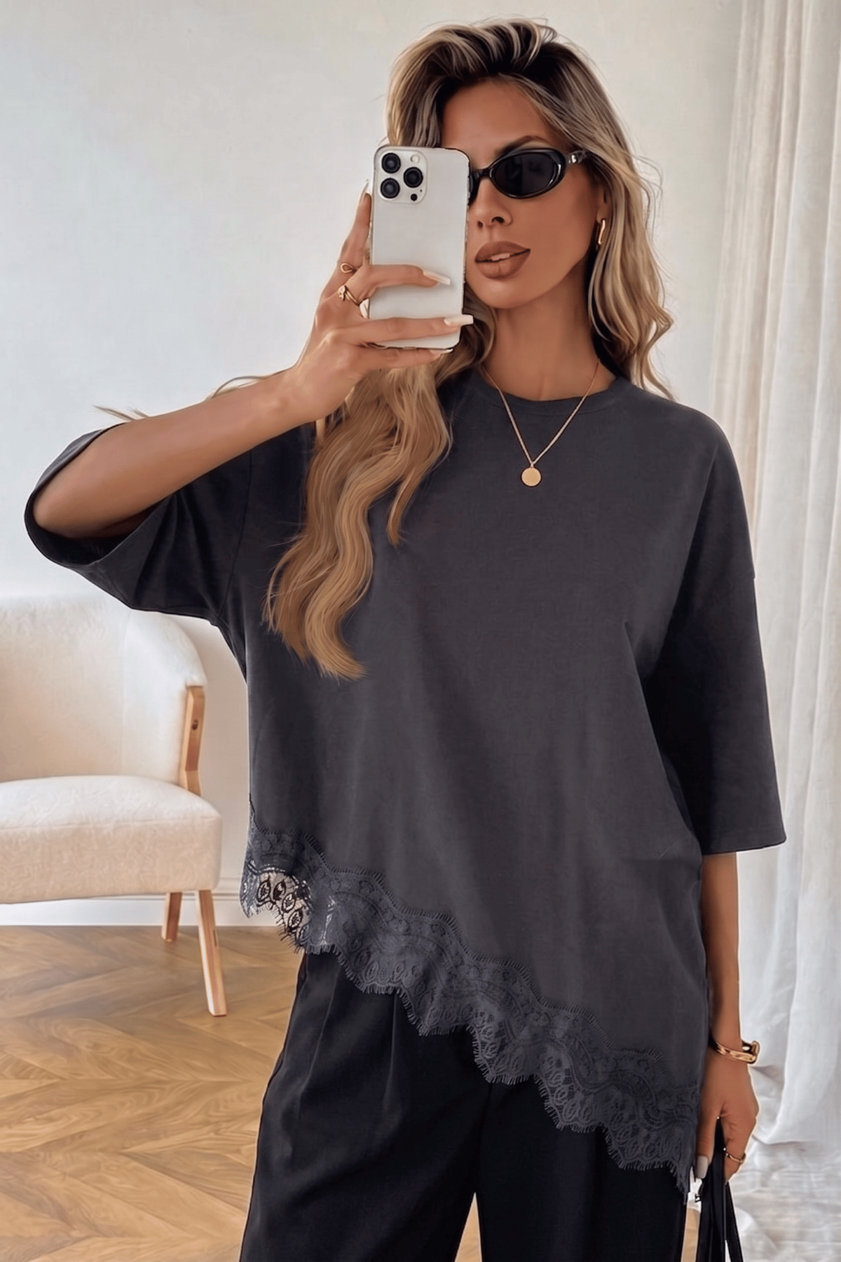 Kadın%20Dantelli%20Tişört%20Kahverengi%20Pamuklu%20Dantel%20Detaylı%20Rahat%20Kesim%20Asimetrik%20Kadın%20Bluz%20DANTELLİ-8989-Füme