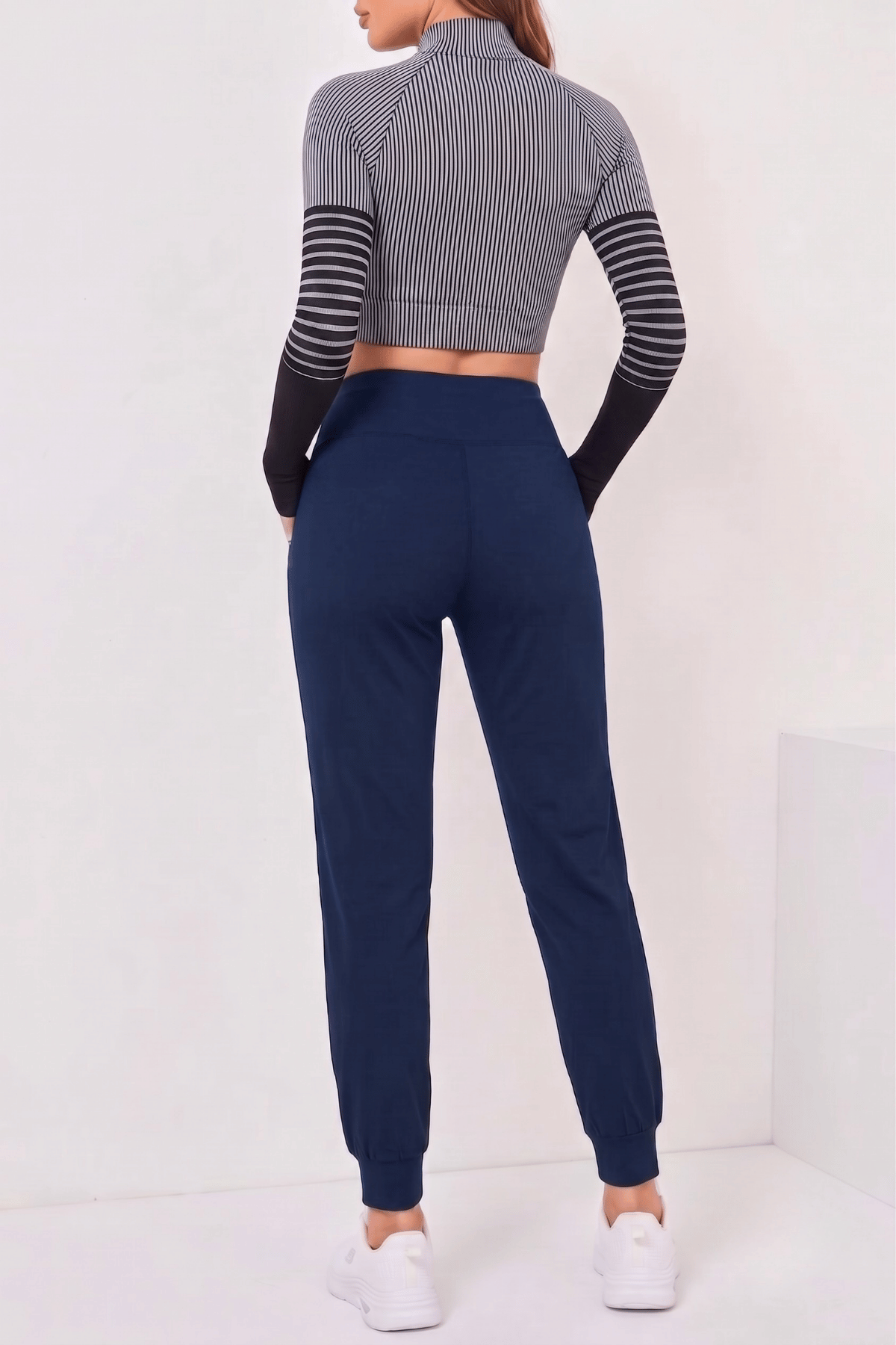 Kadın%20Jogger%20Eşofman%20Esnek%20Yüksek%20Bel%20Jogger%20Eşofman%20Altı%20KADIN-JGRTYT-Lacivert