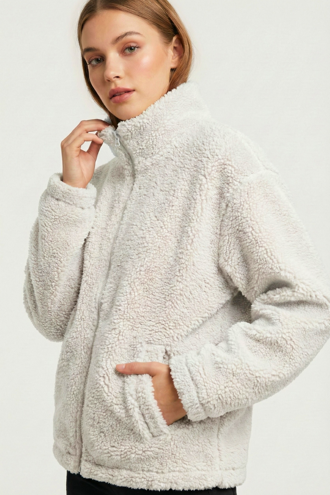 Kadın%20Peluş%20Tam%20Fermuarlı%20Cepli%20Sherpa%20Kuzu%20Kumaş%20Oversize%20Peluş%20Polar%20Sweatshirt-Ekru