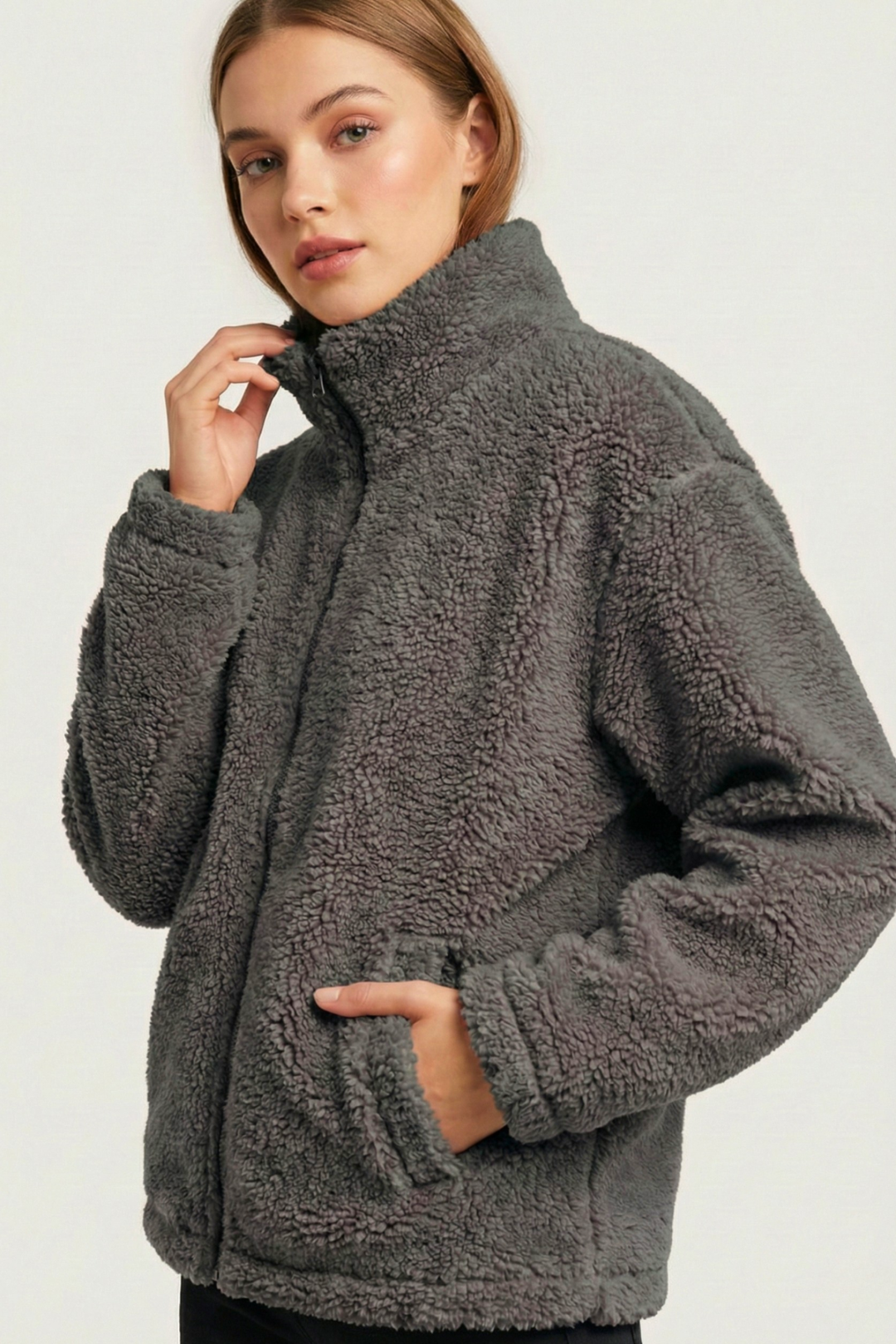 Kadın%20Peluş%20Tam%20Fermuarlı%20Cepli%20Sherpa%20Kuzu%20Kumaş%20Oversize%20Peluş%20Polar%20Sweatshirt-Füme