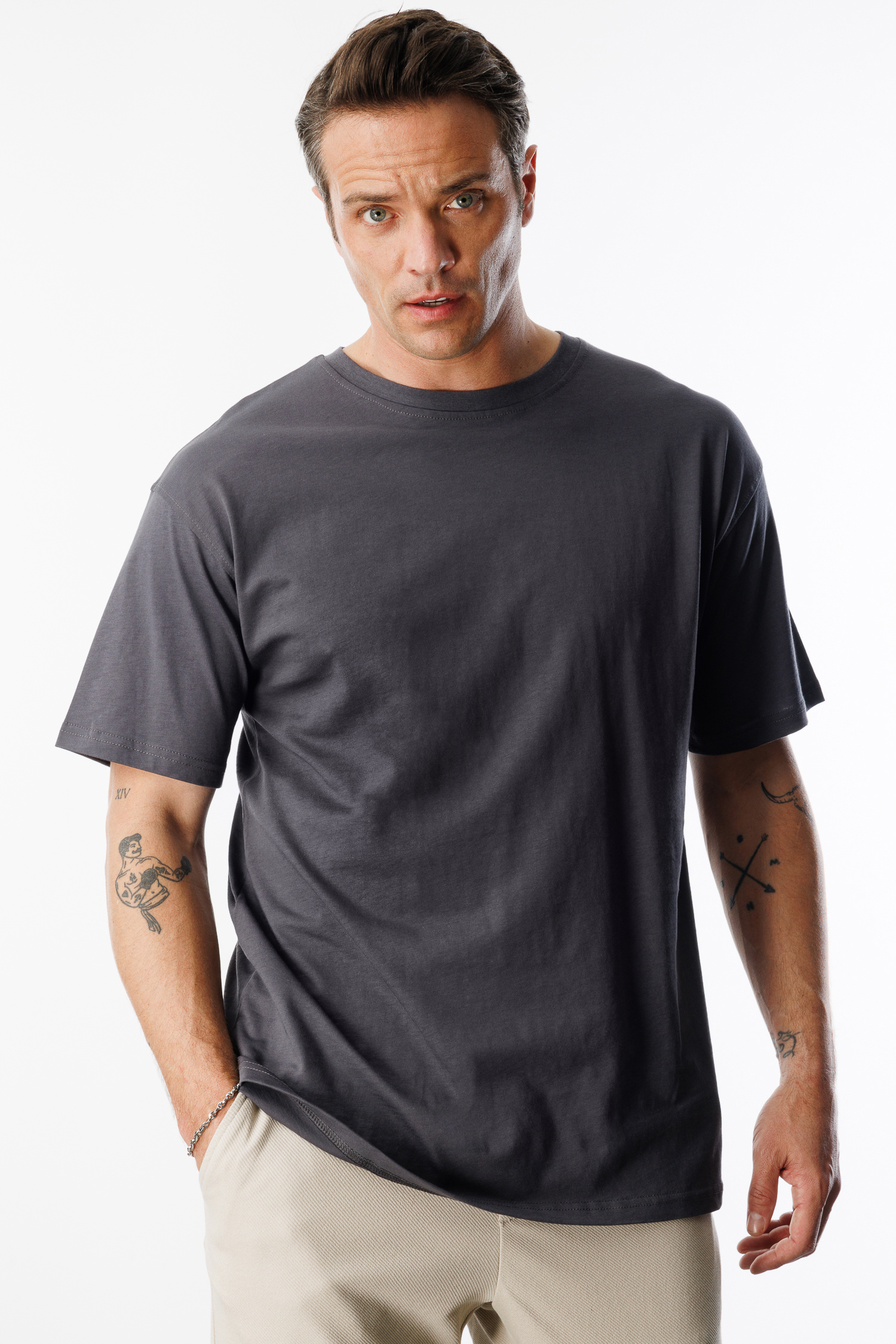 Erkek%20Oversize%20Fit%20%100%20Organik%20Pamuk%20Bisiklet%20Yaka%20Tişört%20OVERSIZE-ERKEK-T-SHIRT-Füme