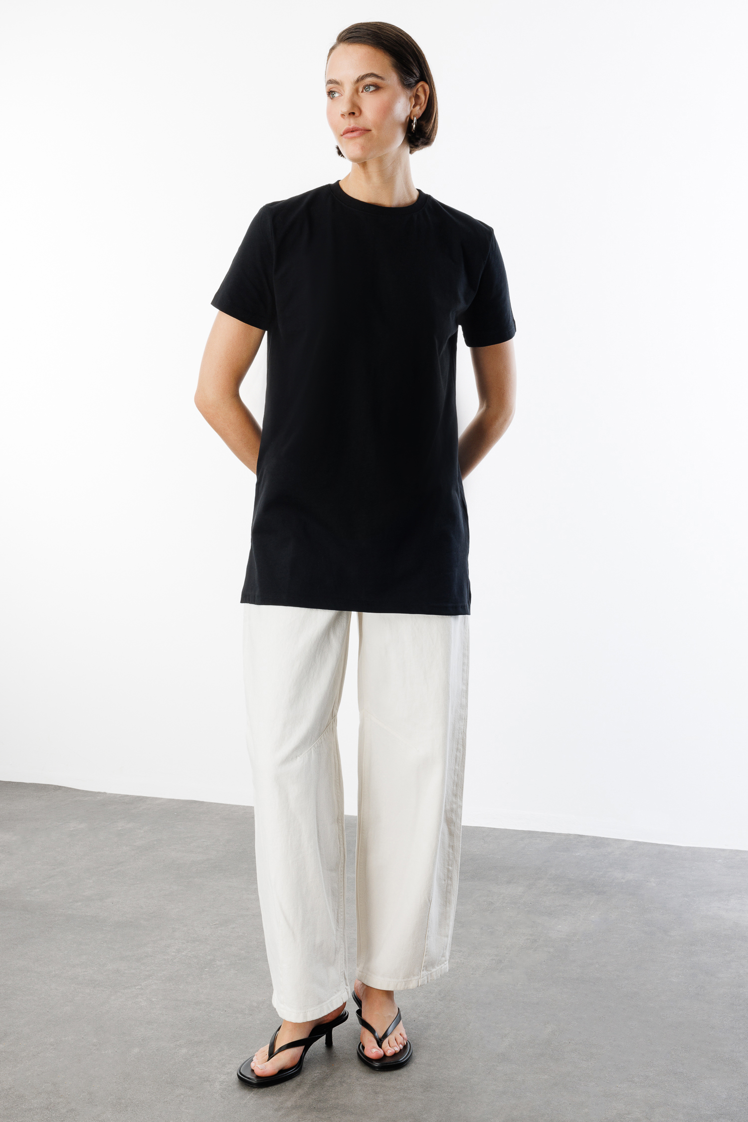 Regular%20Fit%20Bisiklet%20Yaka%20Basic%20Düz%20Kısa%20Kollu%20%100%20Pamuk%20Tunik%20OVERSIZE-TUNIK-Siyah