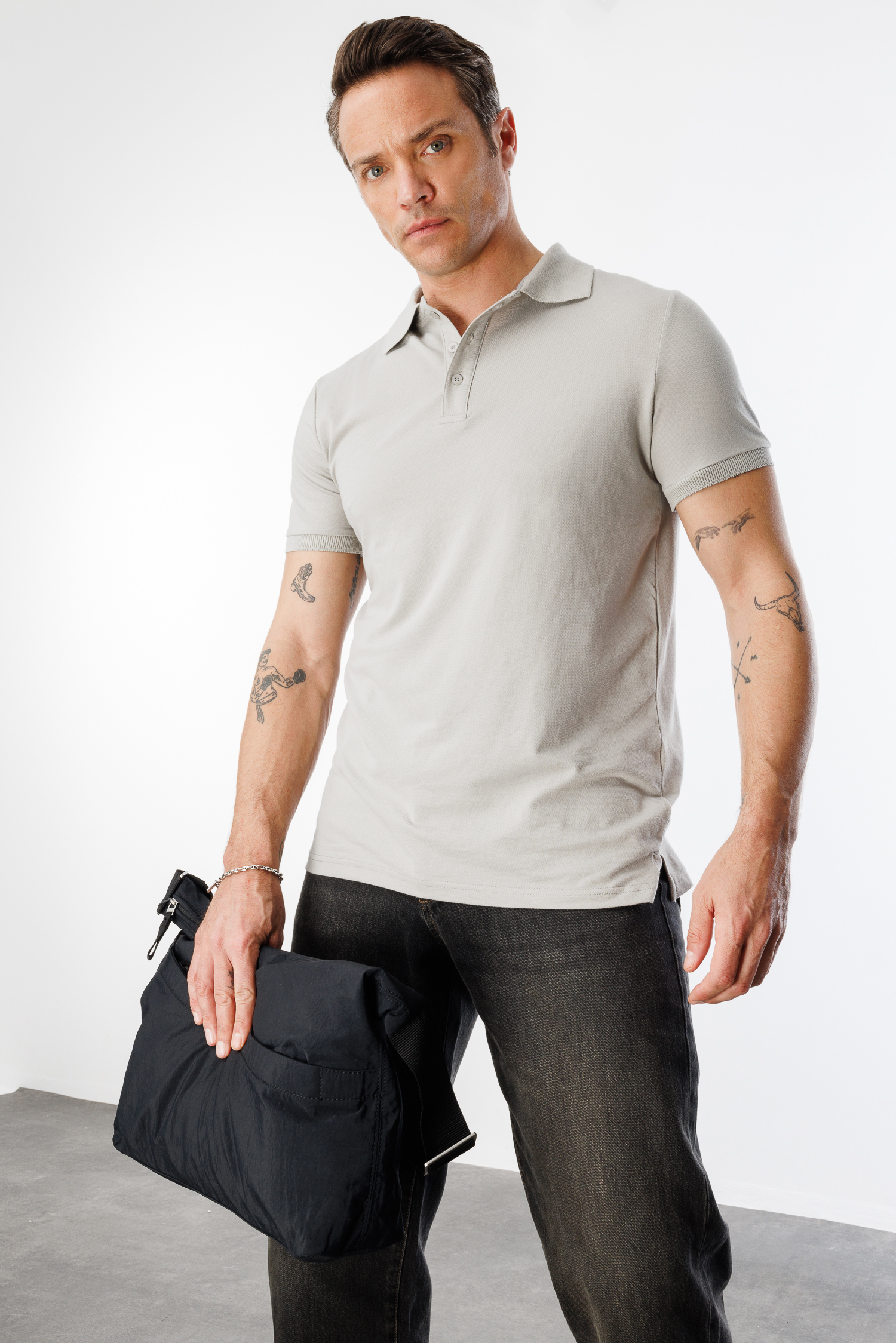  Erkek%20Çekmeyen%20Pamuklu%20Kumaş%20Regular%20Fit%20Standart%20Kesim%20Polo%20Yaka%20Tişört%20POLOYAKA-T-SHIRT1-Gri
