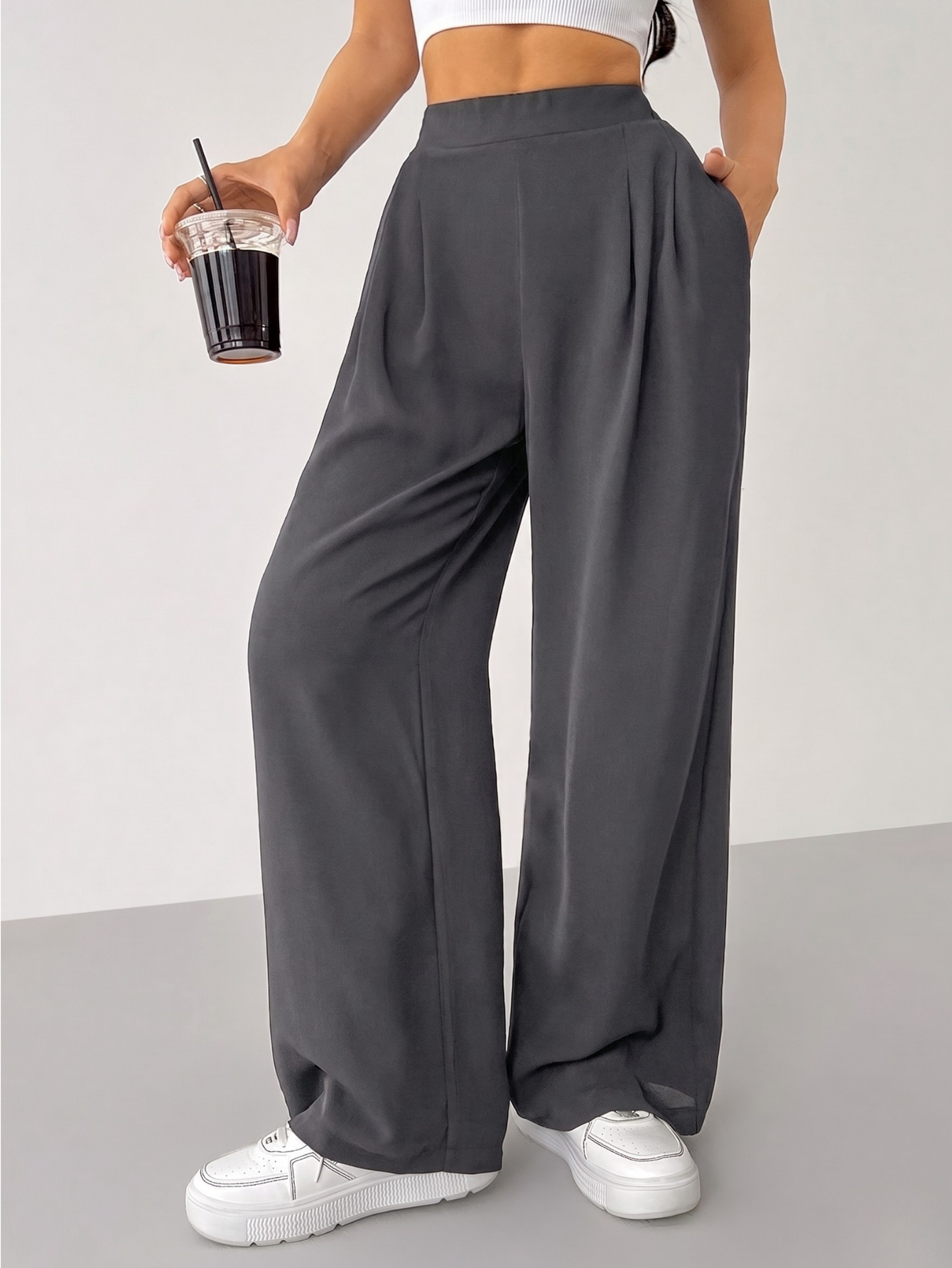 Kadın%20Pantolon%20Scuba%20Krep%20Kumaş%20Beli%20Lastikli%20Cepli%20Pileli%20Geniş%20Paça%20Palazzo%20Pantolon%20SCUBA-CREP-Füme